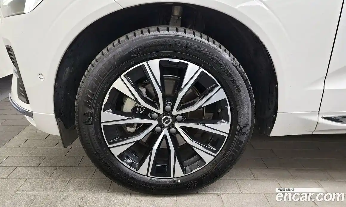 Volvo XC60 2024 2.0 Автомат в Москве № 212877, фото 19