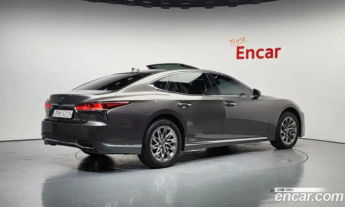 Lexus LS 2018 3.5 Автомат в Москве № 214632, фото 14