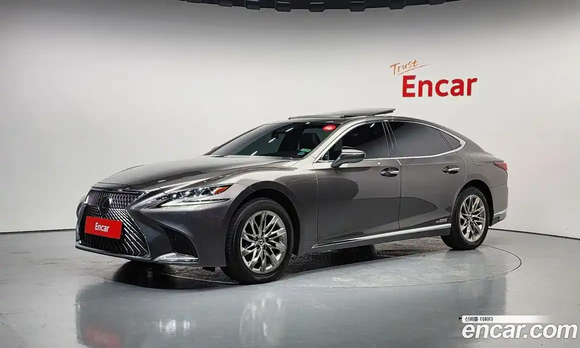 Lexus LS 2018 3.5 Автомат в Москве № 214632, фото 16