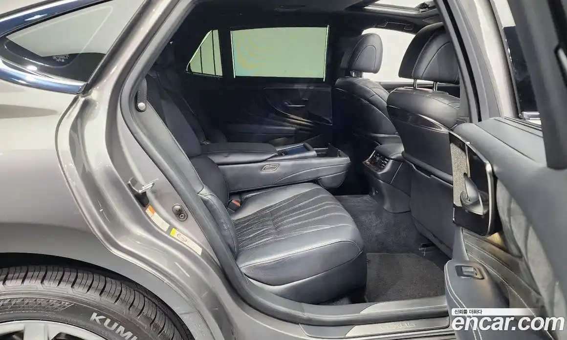 Lexus LS 2018 3.5 Автомат в Москве № 214632, фото 19
