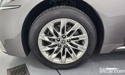 Lexus LS 2018 3.5 Автомат в Москве № 214632, миниатюра 3