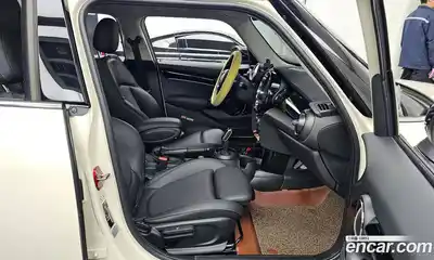 Mini Cooper 2023 1.5 Автомат в Москве № 218230, миниатюра 11