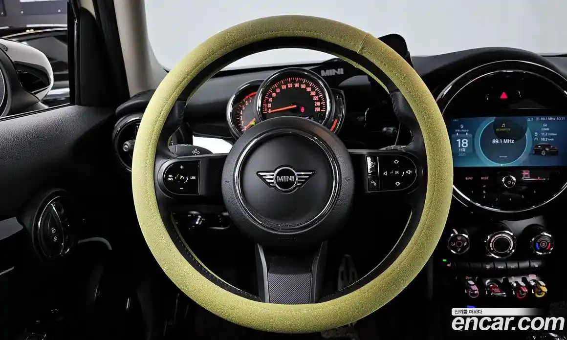 Mini Cooper 2023 1.5 Автомат в Москве № 218230, фото 13