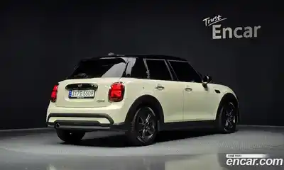 Mini Cooper 2023 1.5 Автомат в Москве № 218230, миниатюра 2
