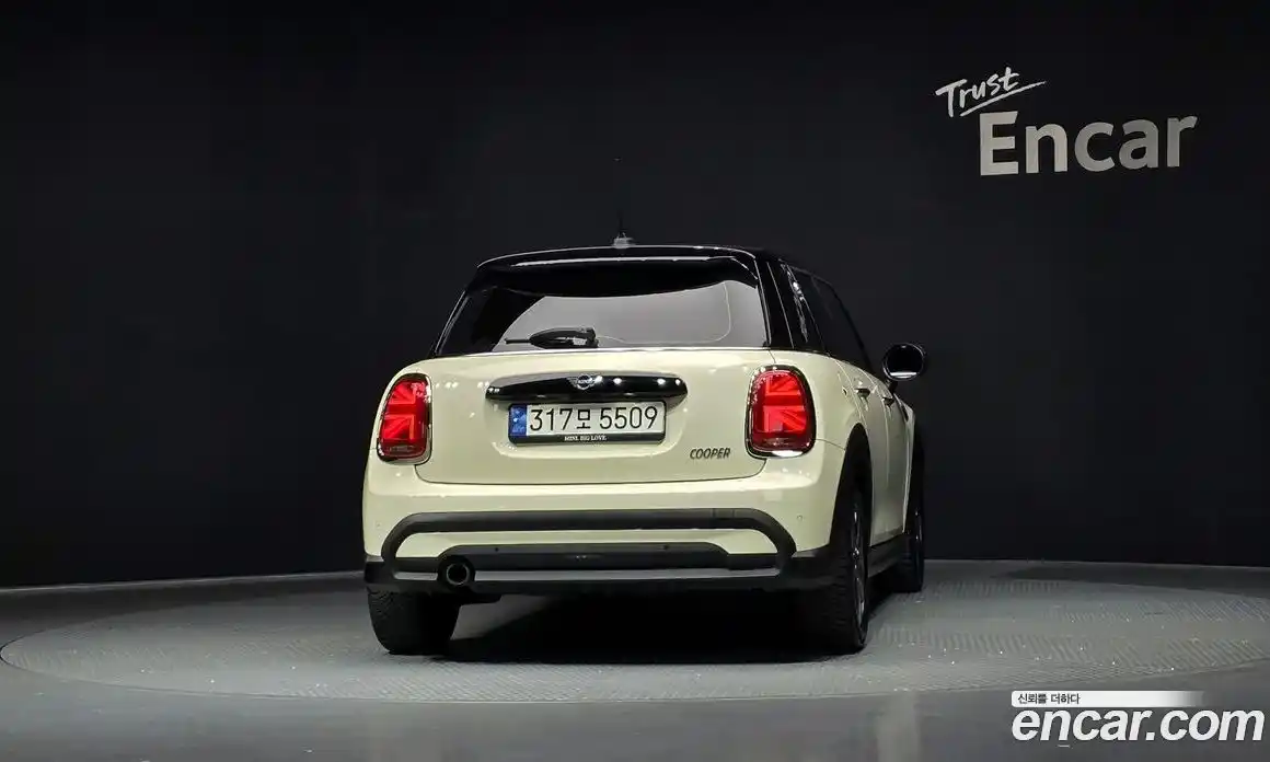 Mini Cooper 2023 1.5 Автомат в Москве № 218230, фото 4