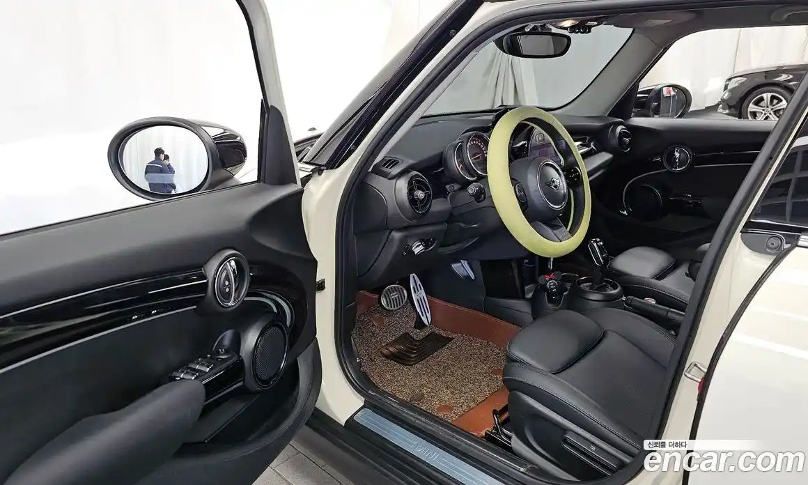 Mini Cooper 2023 1.5 Автомат в Москве № 218230, фото 10