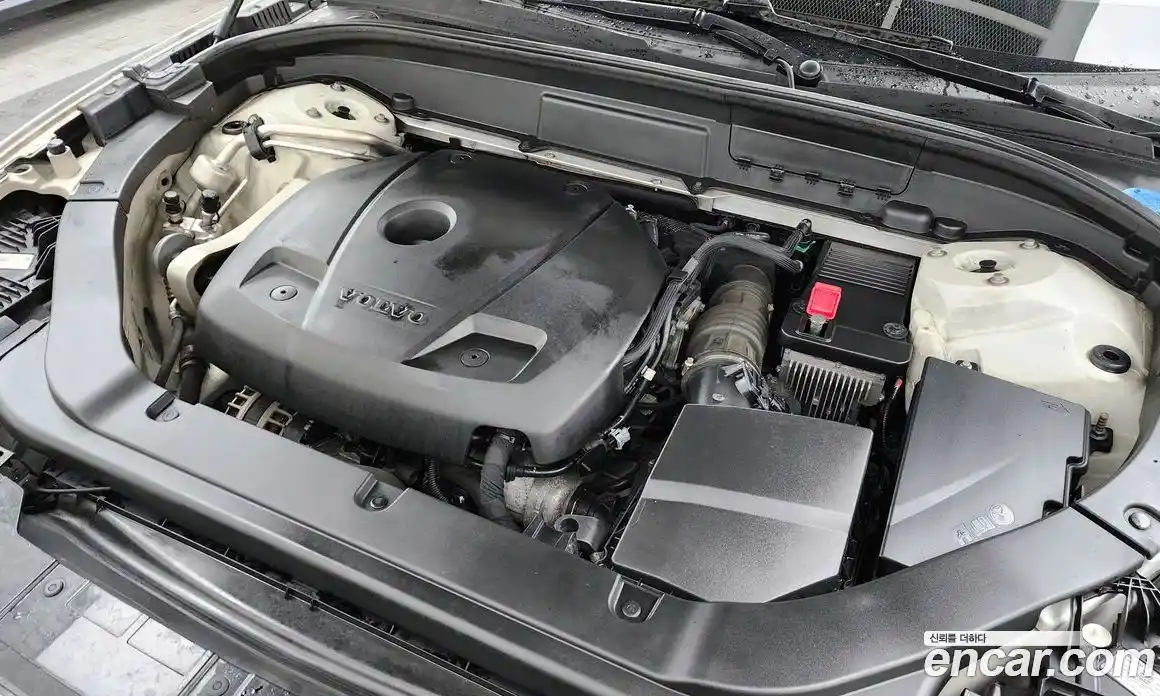 Volvo XC60 2018 2.0 Автомат в Москве № 230660, фото 5