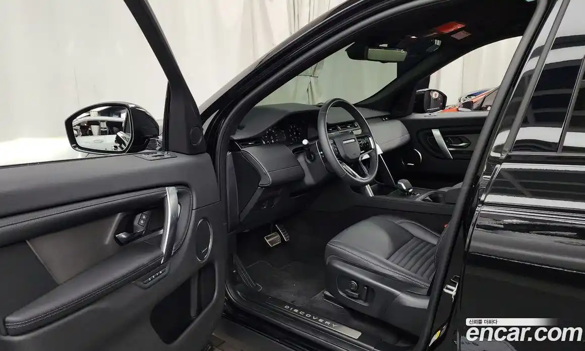 Land Rover Discovery Sport 2024 2.0 Автомат в Москве № 231128, фото 5