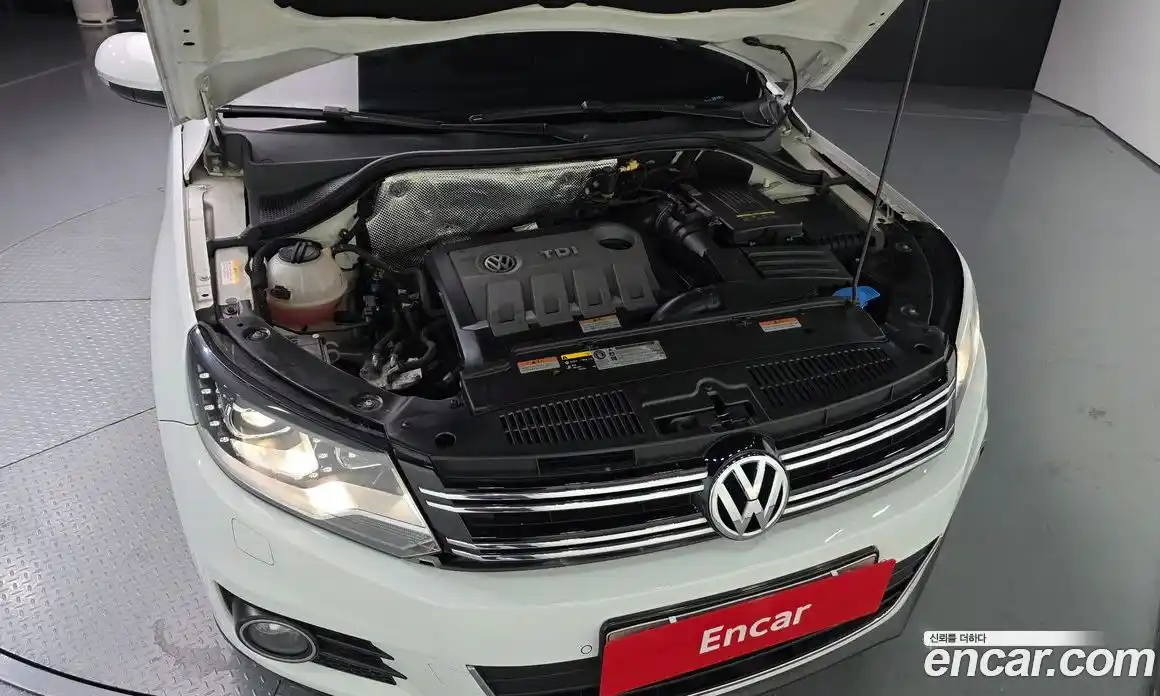 Volkswagen Tiguan 2015 2.0 Автомат в Москве № 232212, фото 16