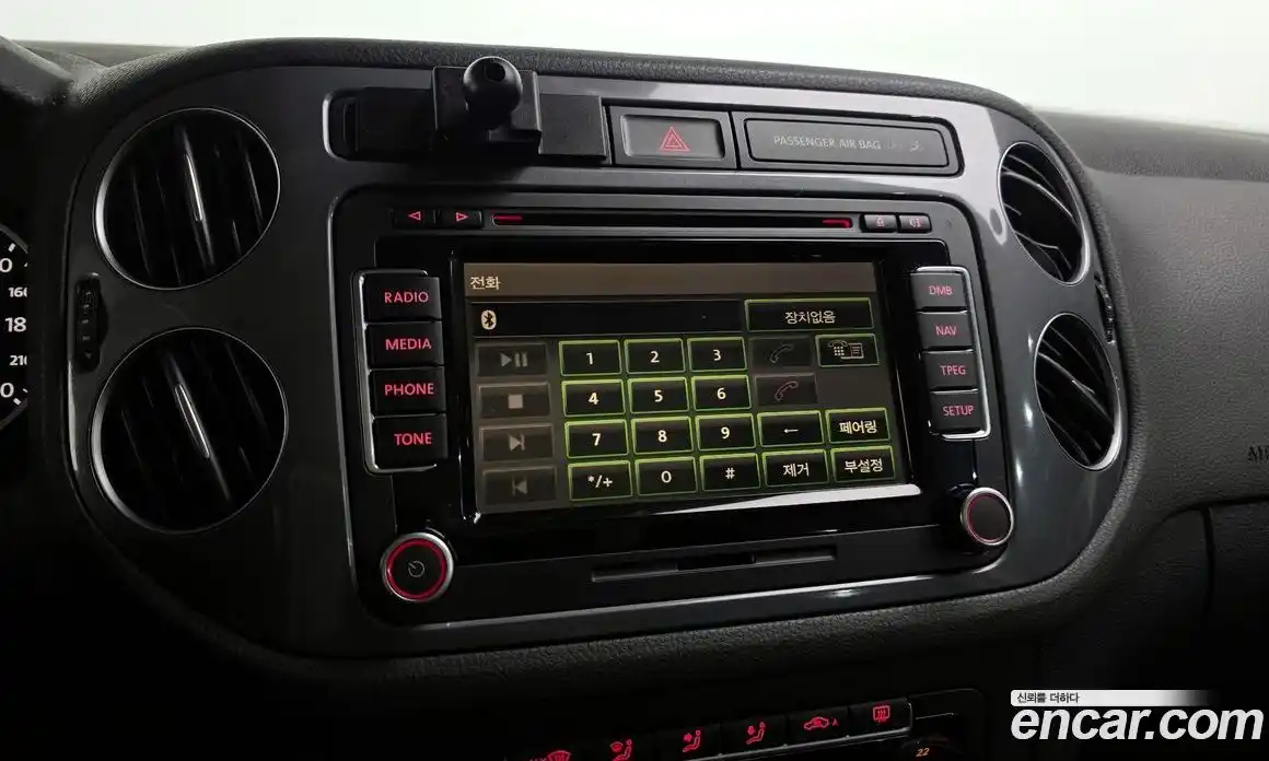 Volkswagen Tiguan 2015 2.0 Автомат в Москве № 232212, фото 3