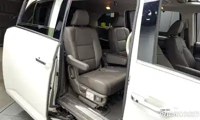 Honda Odyssey 2016 3.5 Автомат в Москве № 232858, миниатюра 12