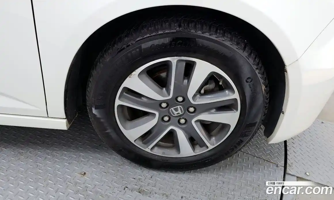 Honda Odyssey 2016 3.5 Автомат в Москве № 232858, фото 5