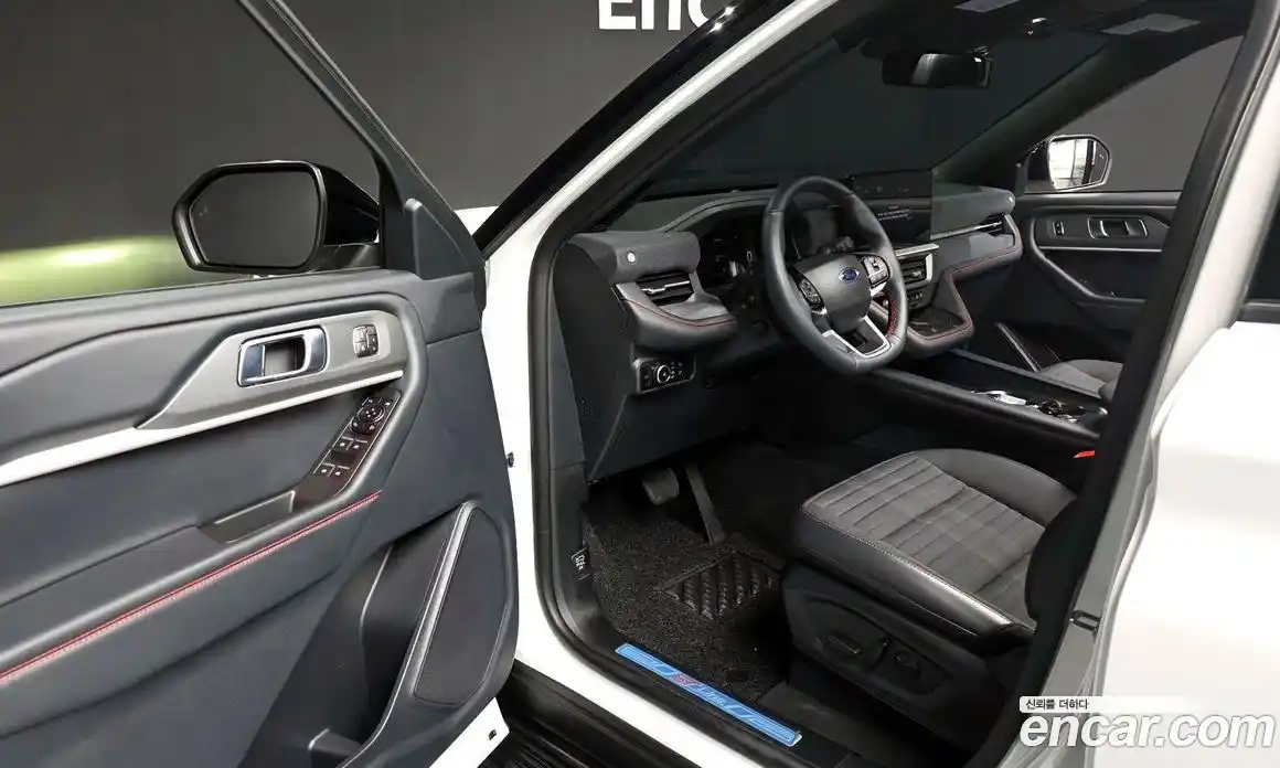 Ford Explorer 2025 2.3 Автомат в Москве № 233198, фото 10