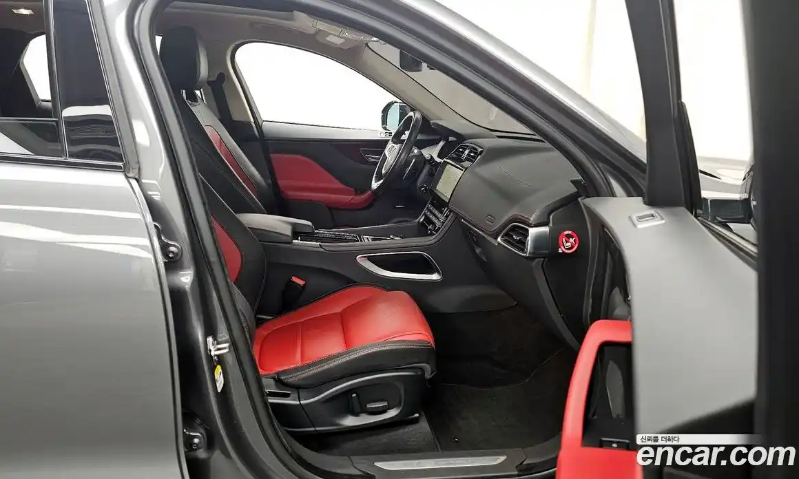 Jaguar F-Pace 2018 2.0 Автомат в Москве № 256082, фото 11