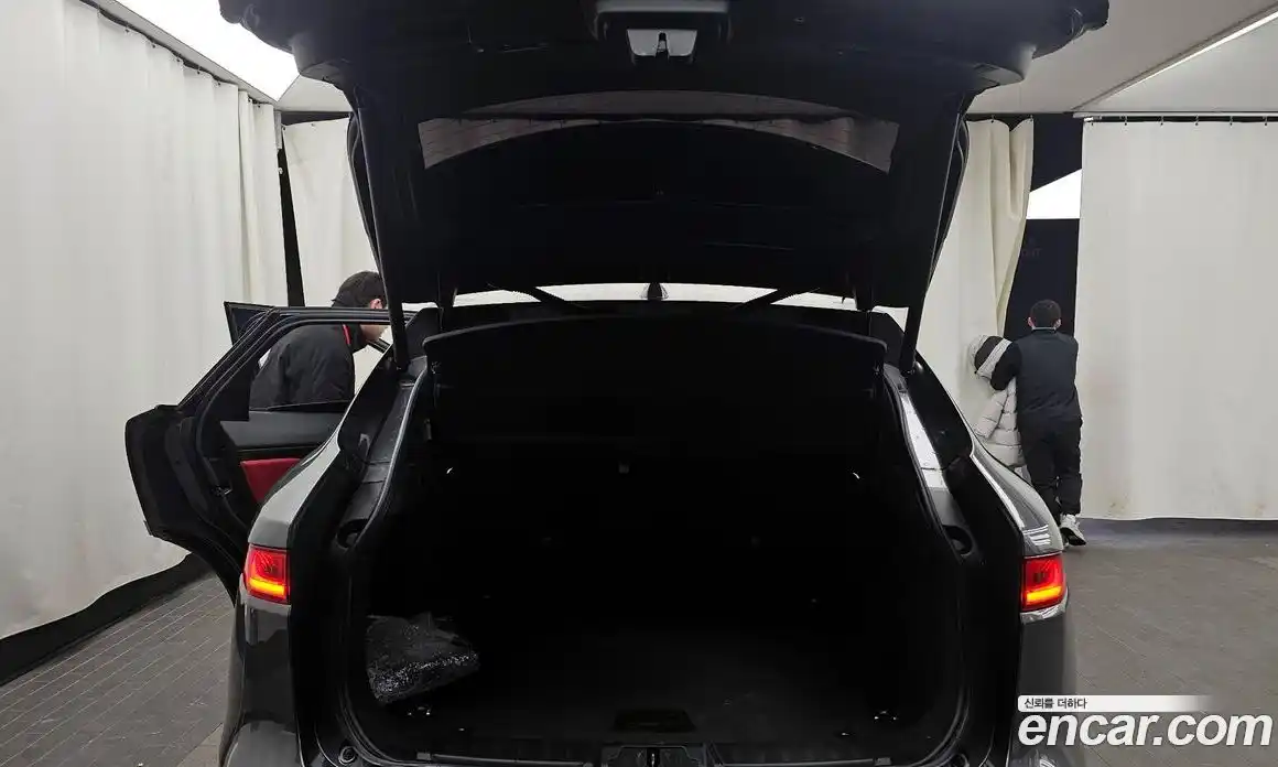 Jaguar F-Pace 2018 2.0 Автомат в Москве № 256082, фото 20