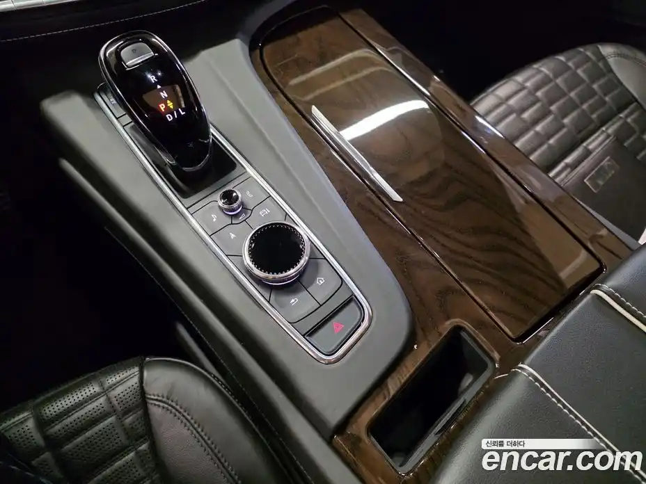 Cadillac Escalade 2023 6.2 Автомат в Москве № 256391, фото 13