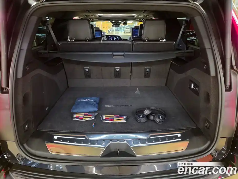 Cadillac Escalade 2023 6.2 Автомат в Москве № 256391, фото 17