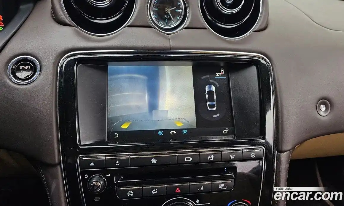 Jaguar XJ 2016 3.0 Автомат в Москве № 283742, фото 15