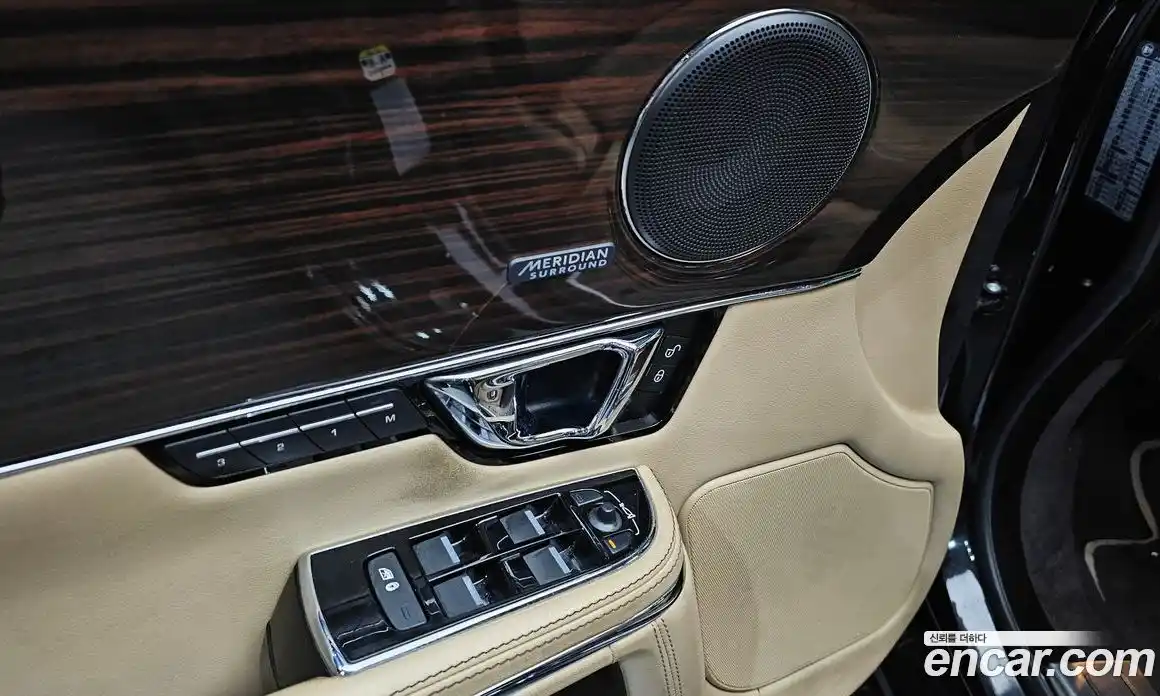 Jaguar XJ 2016 3.0 Автомат в Москве № 283742, фото 16