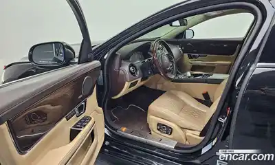 Jaguar XJ 2016 3.0 Автомат в Москве № 283742, миниатюра 10