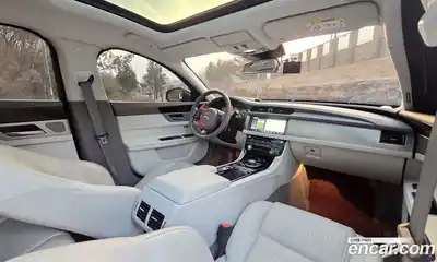 Jaguar XF 2017 2.0 Автомат в Москве № 283756, миниатюра 7