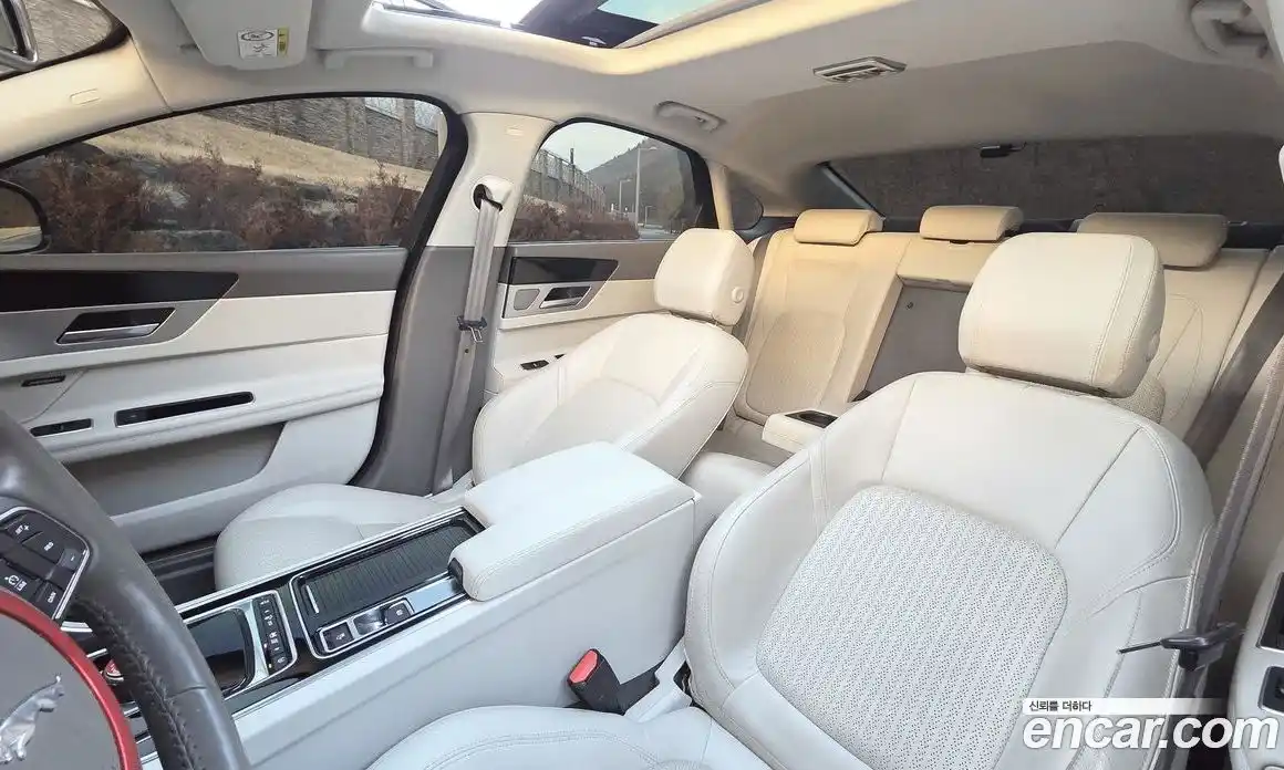 Jaguar XF 2017 2.0 Автомат в Москве № 283756, фото 8