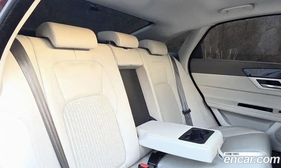 Jaguar XF 2017 2.0 Автомат в Москве № 283756, фото 9