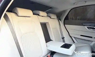 Jaguar XF 2017 2.0 Автомат в Москве № 283756, миниатюра 9