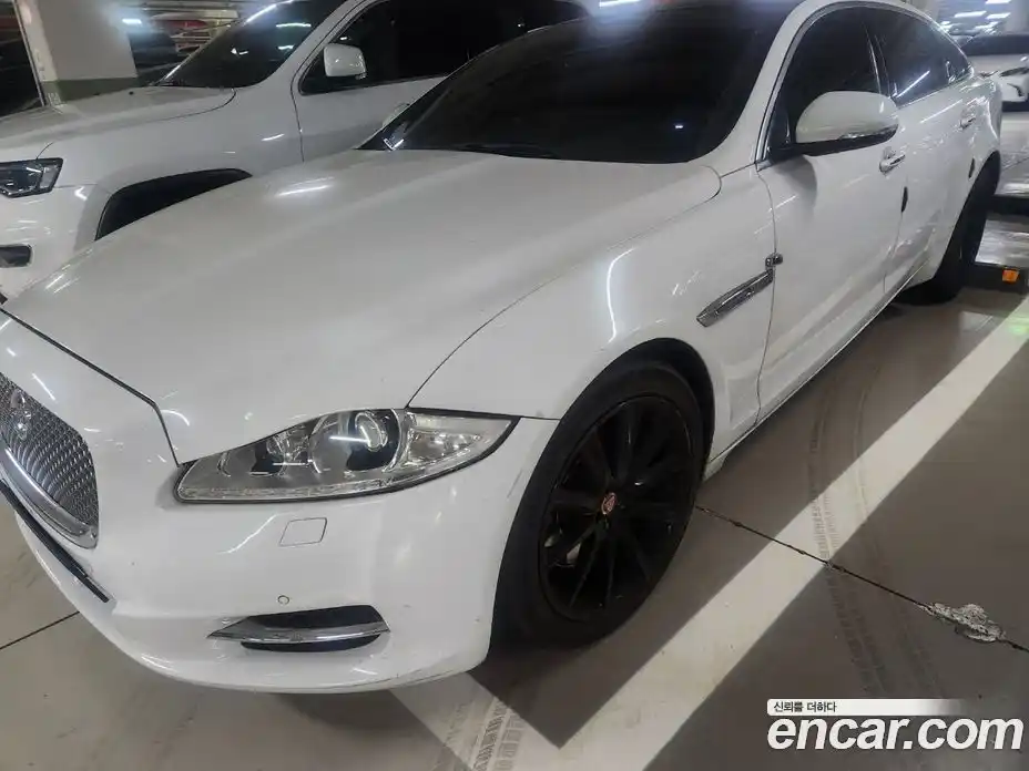 Jaguar XJ 2015 3.0 Автомат в Москве № 284008, фото 4