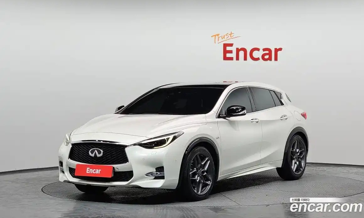 Infiniti Q30 2017 2.0 Автомат в Москве № 294998, фото 13