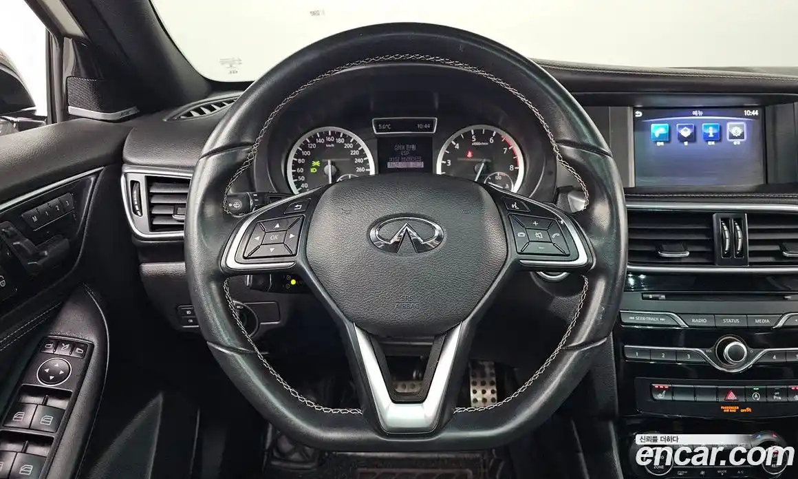 Infiniti Q30 2017 2.0 Автомат в Москве № 294998, фото 15