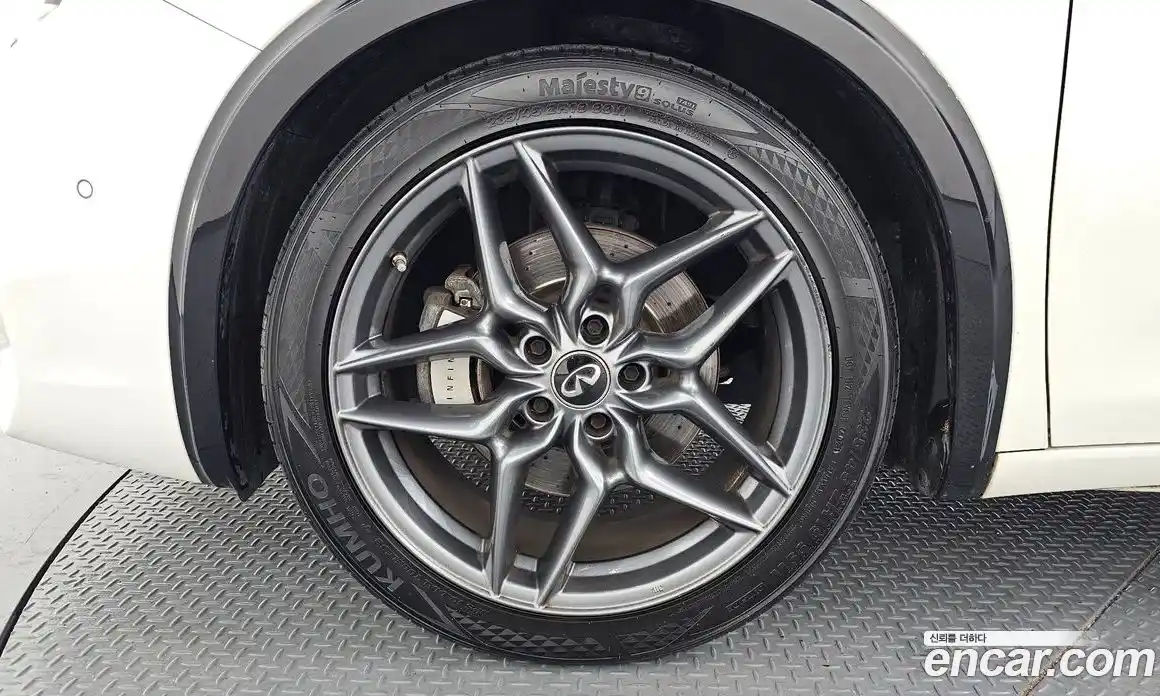 Infiniti Q30 2017 2.0 Автомат в Москве № 294998, фото 5