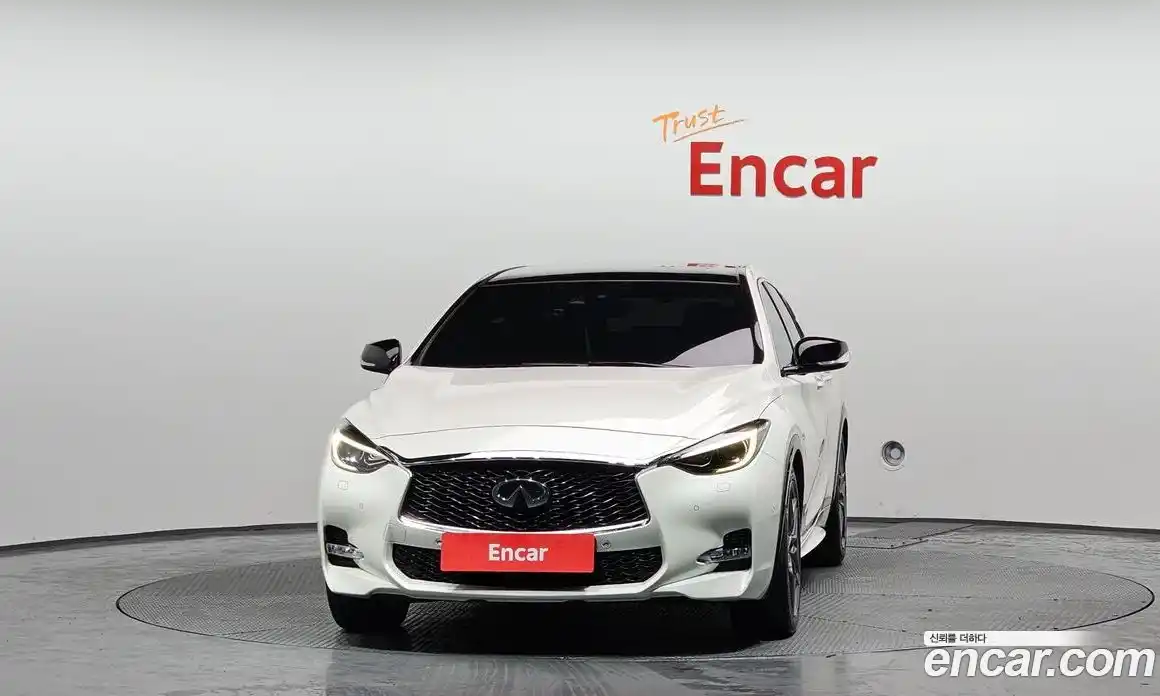 Infiniti Q30 2017 2.0 Автомат в Москве № 294998, фото 7