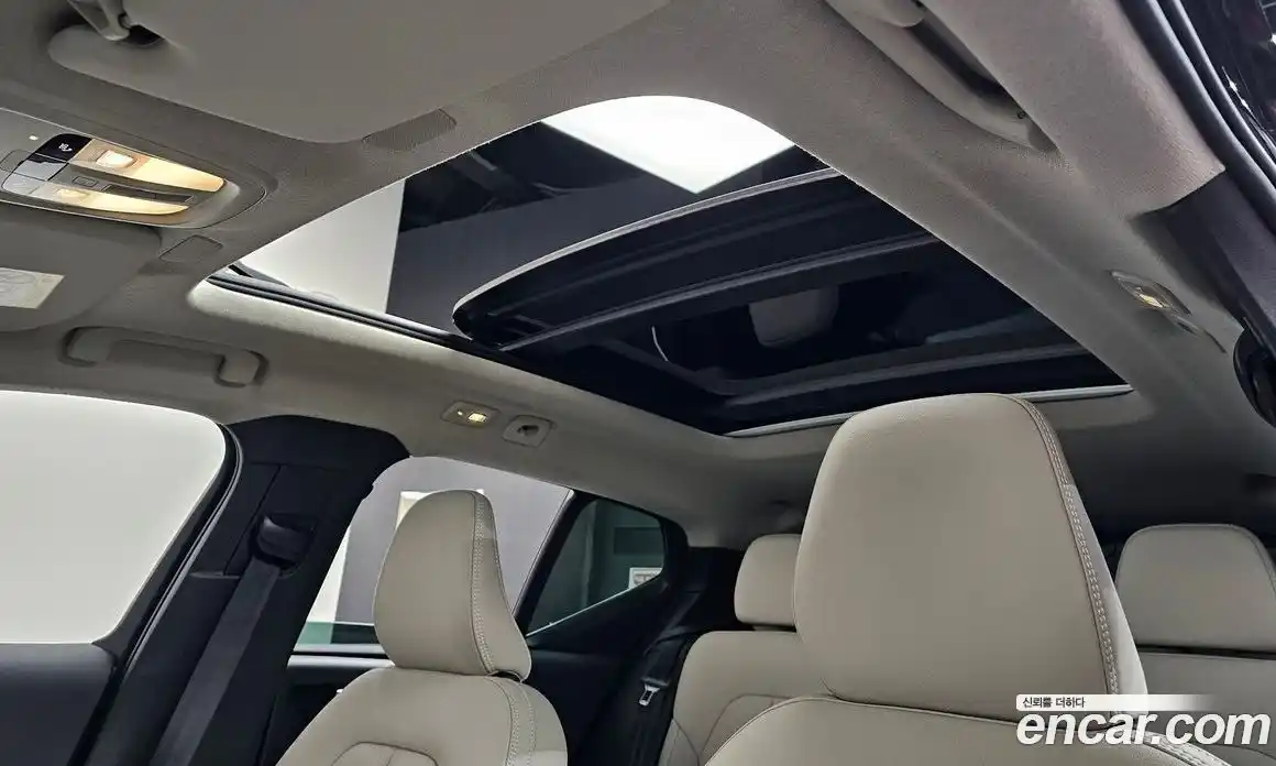 Volvo XC40 2024 2.0 Автомат в Москве № 325996, фото 19