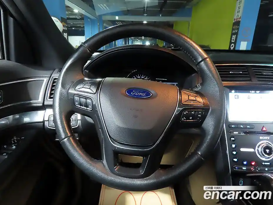 Ford Explorer 2017 2.3 Автомат в Москве № 335364, фото 14