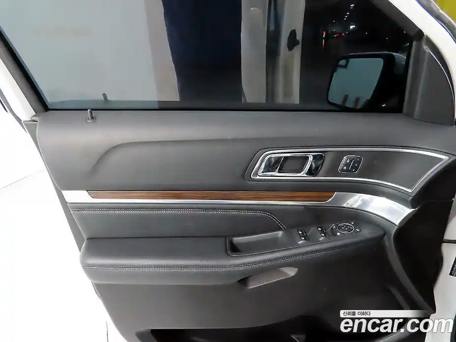 Ford Explorer 2017 2.3 Автомат в Москве № 335364, фото 16