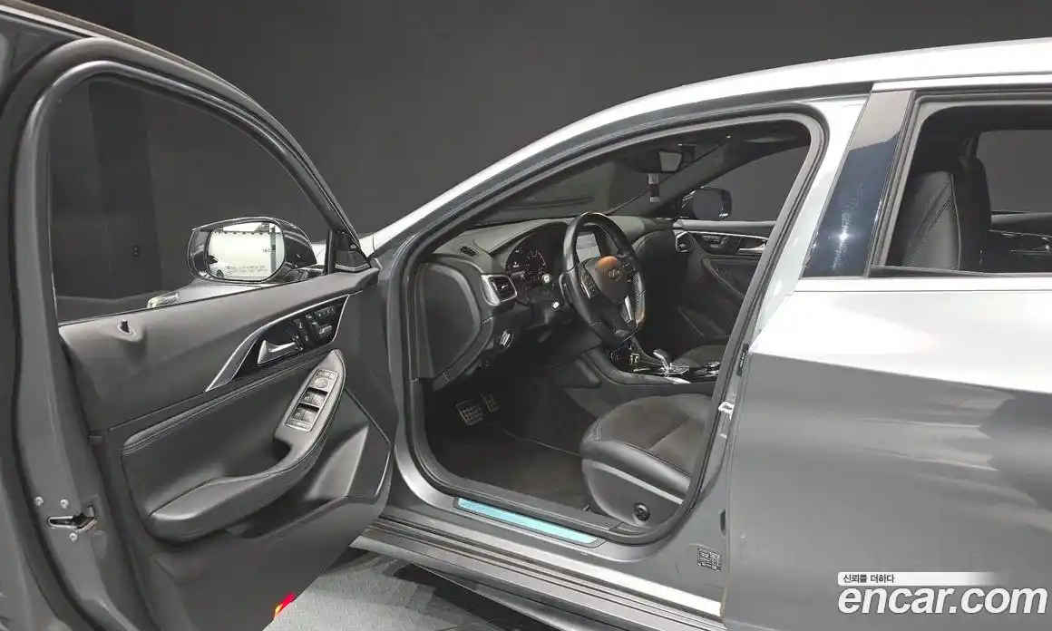 Infiniti Q30 2017 2.0 Автомат в Москве № 335957, фото 15