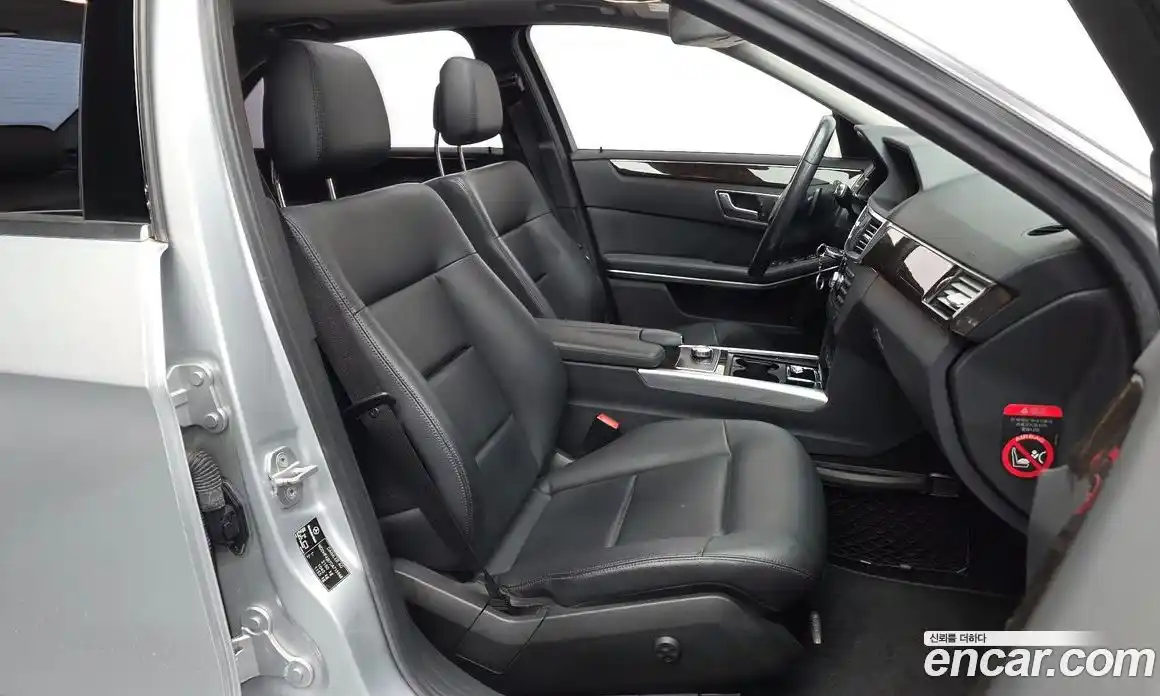 Mercedes-Benz E-Class 2013 1.8 Автомат в Москве № 343008, фото 17