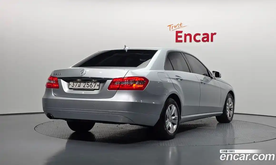 Mercedes-Benz E-Class 2013 1.8 Автомат в Москве № 343008, фото 19