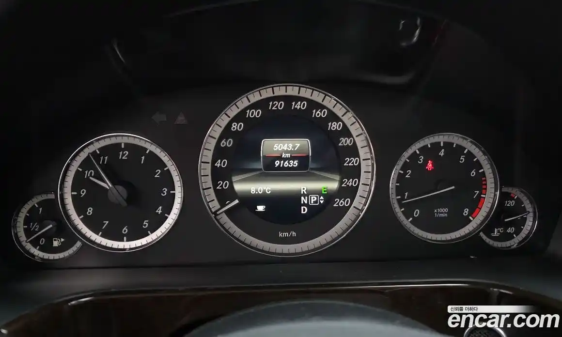 Mercedes-Benz E-Class 2013 1.8 Автомат в Москве № 343008, фото 9