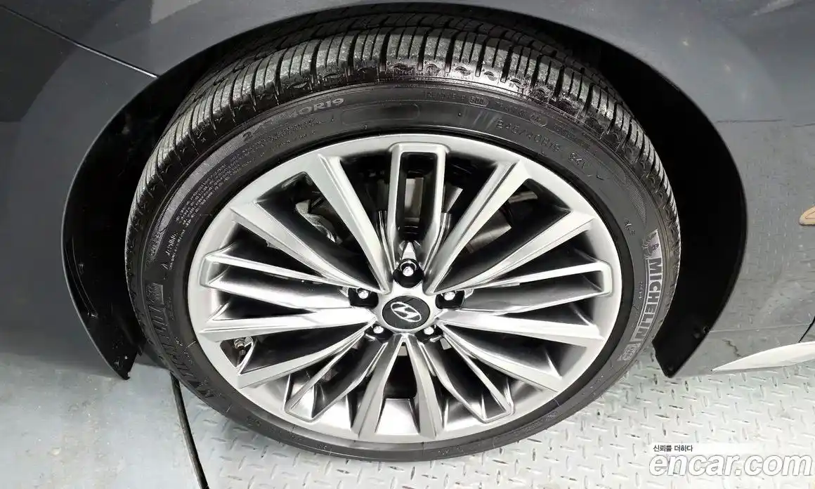 Hyundai Grandeur 2018 2.4 Автомат в Москве № 3469, фото 13