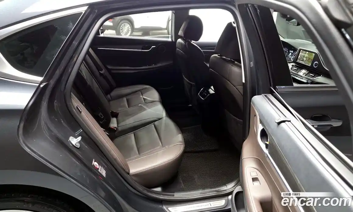 Hyundai Grandeur 2018 2.4 Автомат в Москве № 3469, фото 15