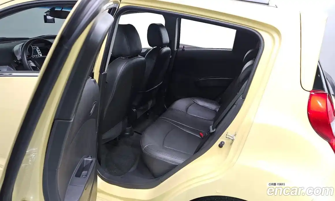 Chevrolet Spark 2013 1.0 Автомат в Москве № 37290, фото 11