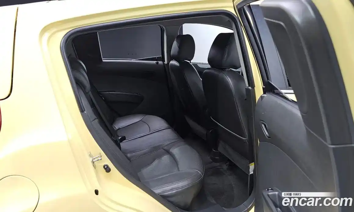 Chevrolet Spark 2013 1.0 Автомат в Москве № 37290, фото 17