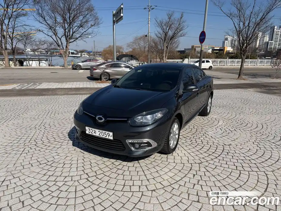 Renault SM3 2015 1.6 Автомат в Москве № 399361, фото 1