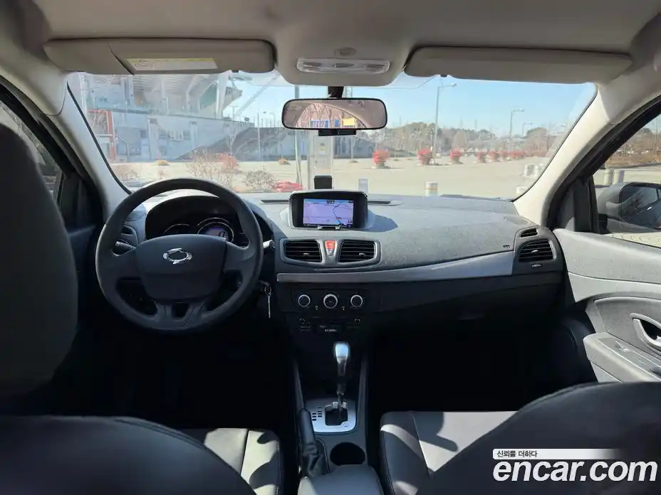 Renault SM3 2015 1.6 Автомат в Москве № 399361, фото 11