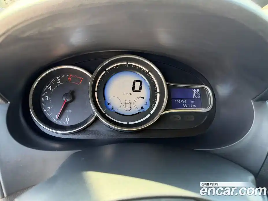 Renault SM3 2015 1.6 Автомат в Москве № 399361, фото 13