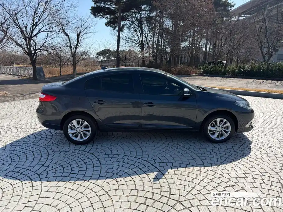 Renault SM3 2015 1.6 Автомат в Москве № 399361, фото 4