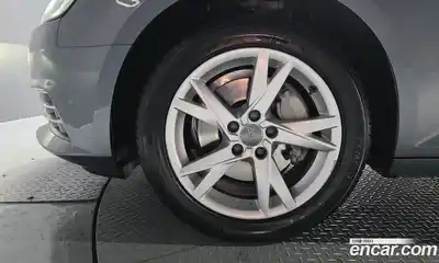 Audi A4 2018 2.0 Автомат в Москве № 429123, миниатюра 5