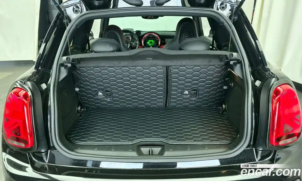 Mini Cooper 2019 2.0 Автомат в Москве № 432045, фото 19